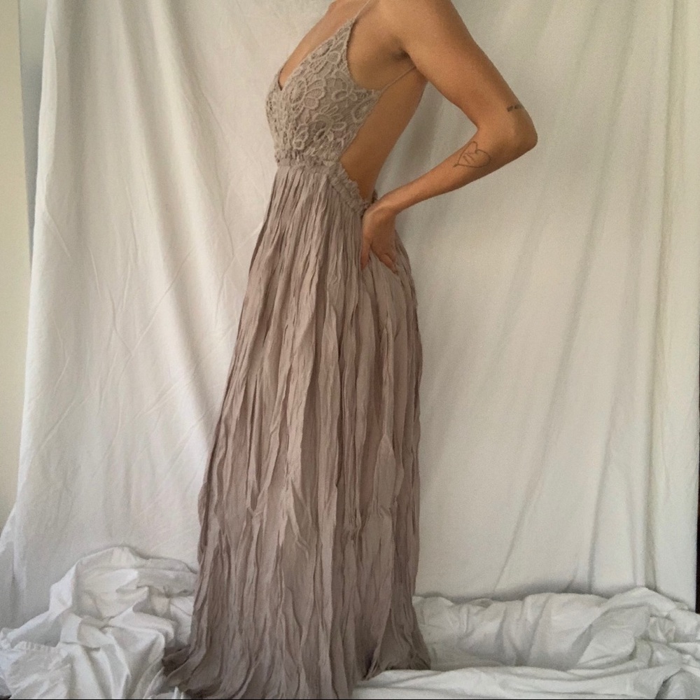 Backless maxi dress